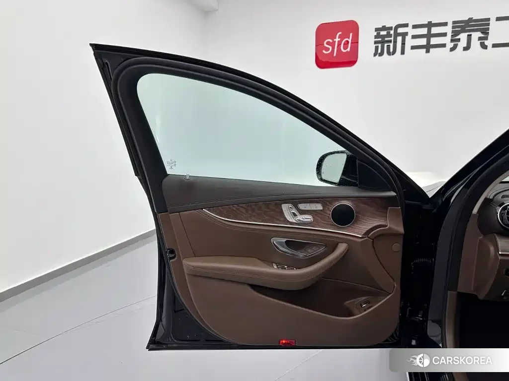 Mercedes-Benz E-Class id 4686005 из Китая 7