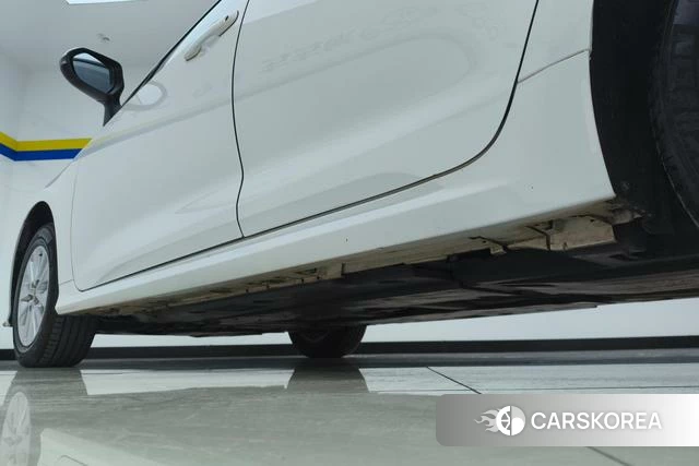 Toyota Corolla id 3908136 из Китая 7