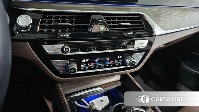 BMW 5 Series (G30) id 3806480 из Кореи 7
