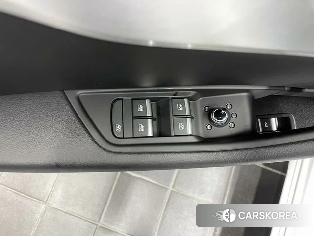 Audi A4L id 4394042 из Китая 7