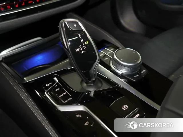 BMW 5 Series (G30) id 3020964 из Кореи 7