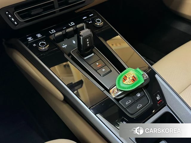 Porsche 911(992) id 4507708 из Кореи 7