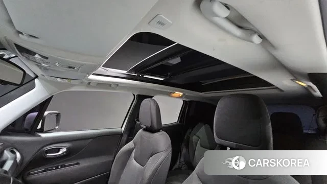 Jeep Renegade id 3329678 из Кореи 7