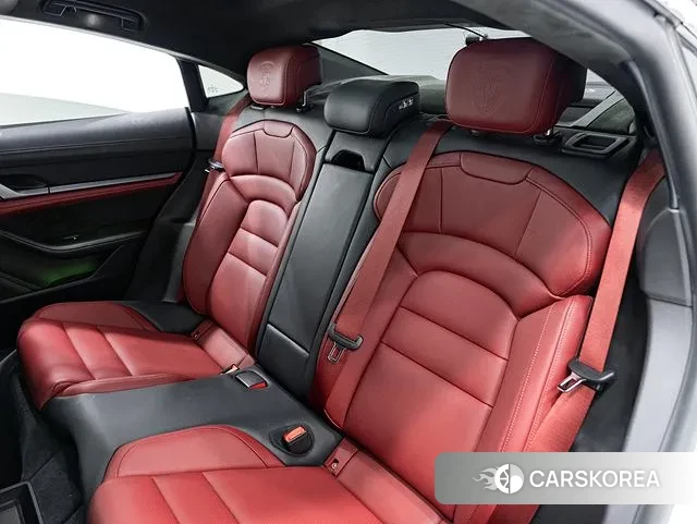 Porsche Taycan id 3751421 из Кореи 7