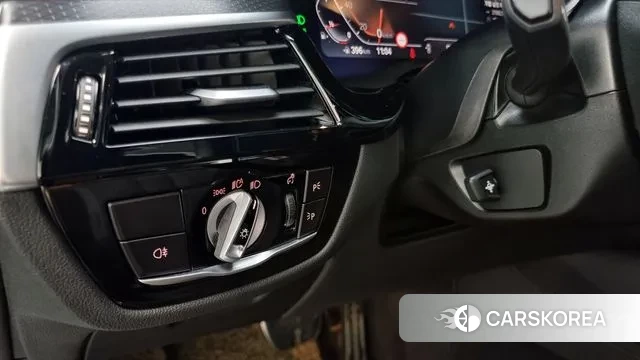 BMW 5 Series (G30) id 2894465 из Кореи 7