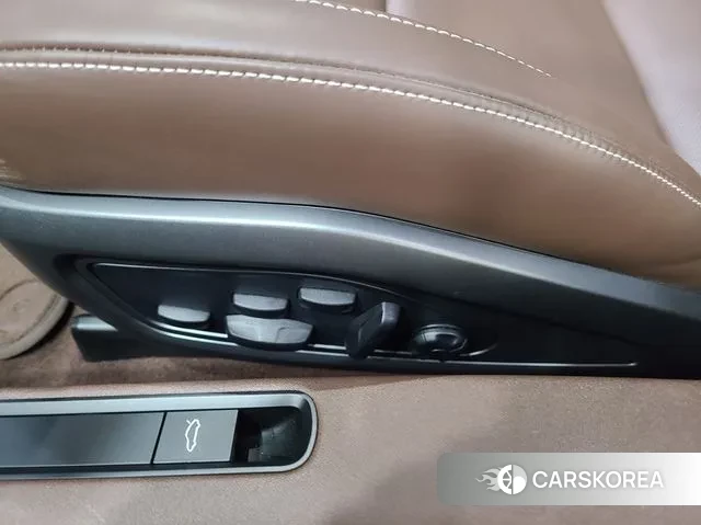 Porsche 911(992) id 3289191 из Кореи 7