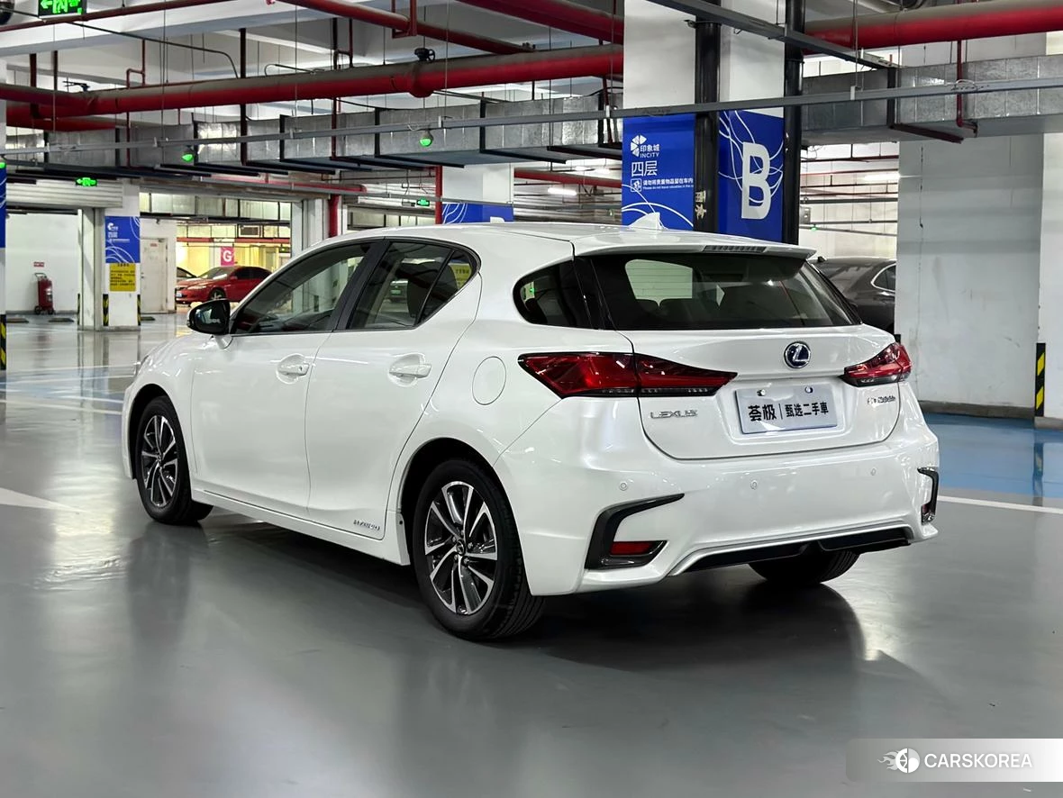 Lexus CT id 4479338 из Китая 7
