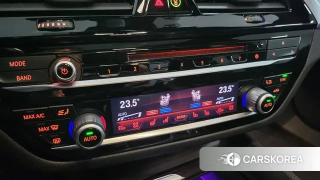 BMW 5 Series (G30) id 3695550 из Кореи 7