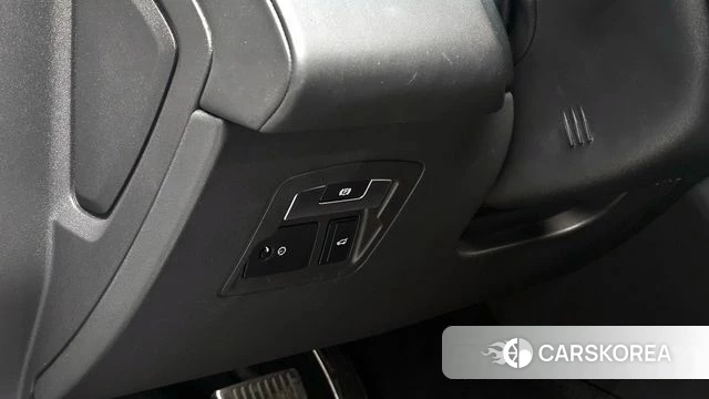 Land Rover Range Rover Velar id 4020648 из Кореи 7