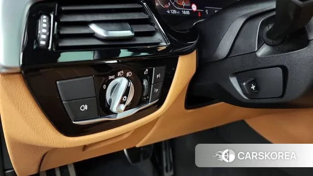 BMW 5 Series (G30) id 3675929 из Кореи 7