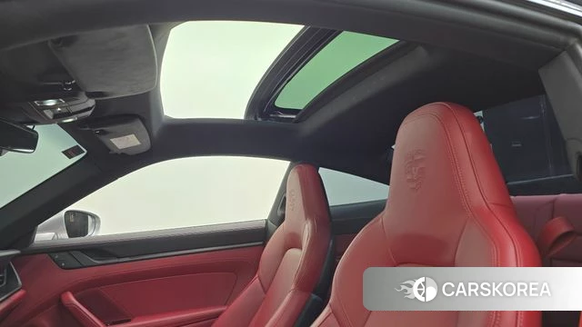 Porsche 911(992) id 4700828 из Кореи 7