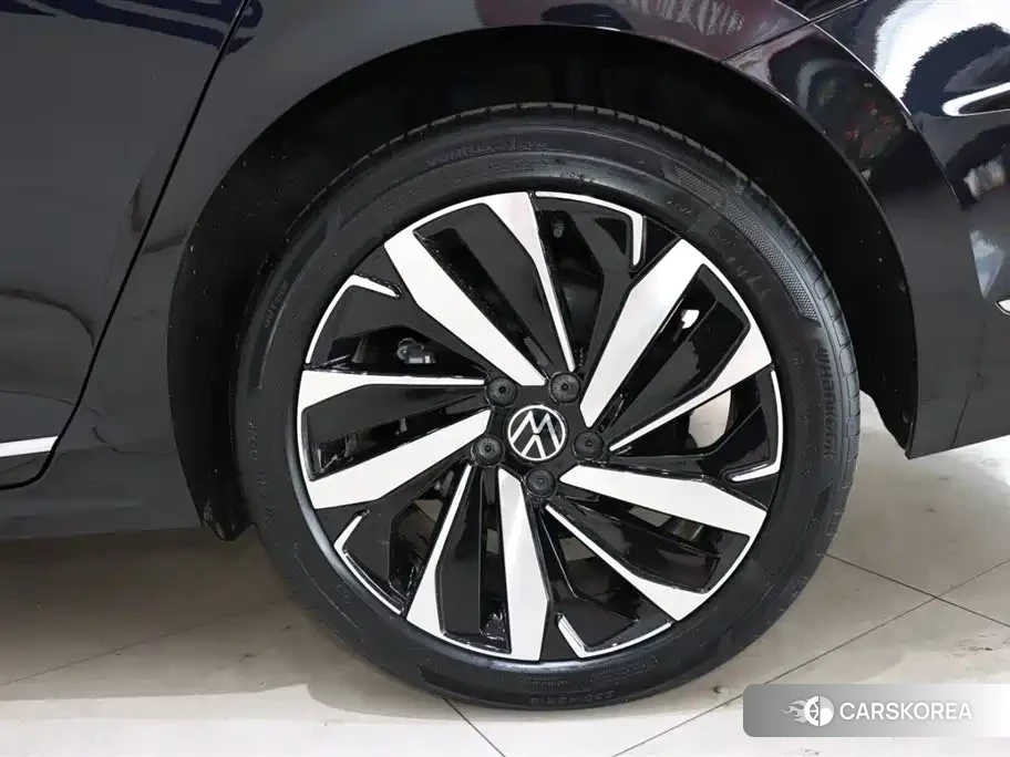 Volkswagen Passat id 4515376 из Китая 7