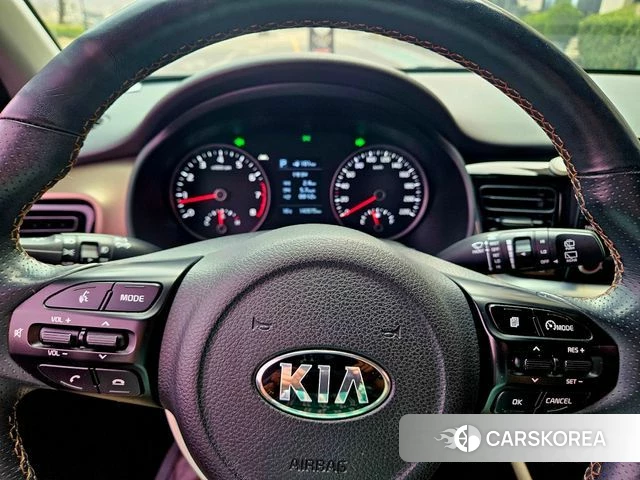 Kia Stonic id 3873806 из Кореи 7