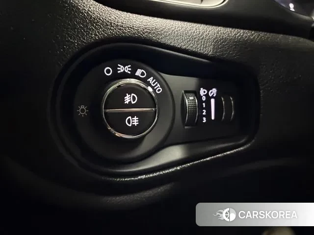 Jeep Renegade id 3340587 из Кореи 7