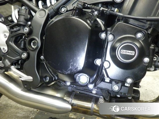 Kawasaki Z900RS CAFE id 3949190 из Японии 7