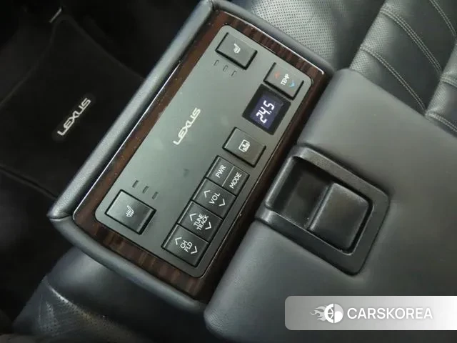 Lexus New ES300h id 3617402 из Кореи 7