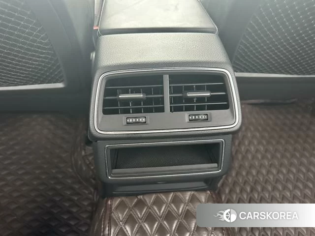 Audi A6L id 4278789 из Китая 7