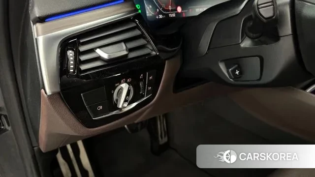 BMW 5 Series (G30) id 3607300 из Кореи 7