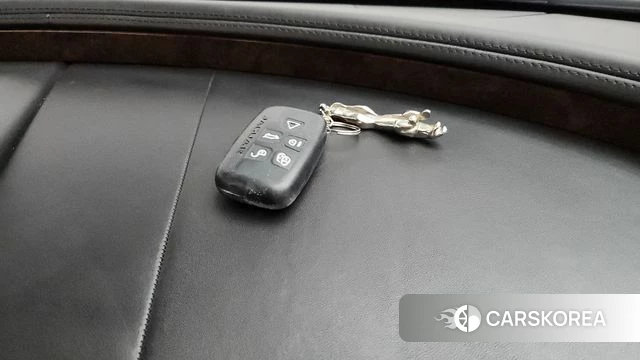 Jaguar All New XJ id 4604890 из Кореи 7