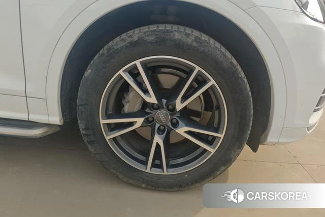 Audi Q5L id 4265918 из Китая 7