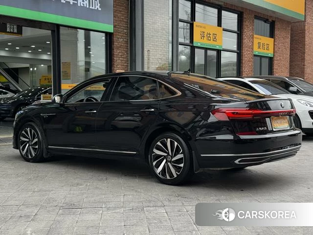 Volkswagen Passat id 4255817 из Китая 7