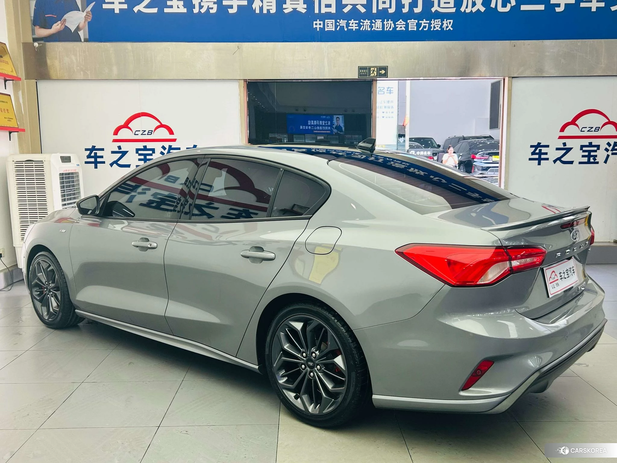 Ford Fox id 4406123 из Китая 7