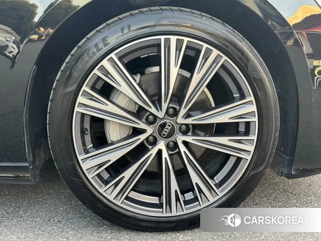 Audi A6L id 4328814 из Китая 7