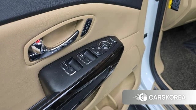 Kia The New Carnival id 3899792 из Кореи 7