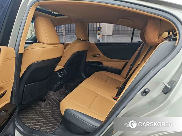 Lexus ES id 4392234 из Китая 7