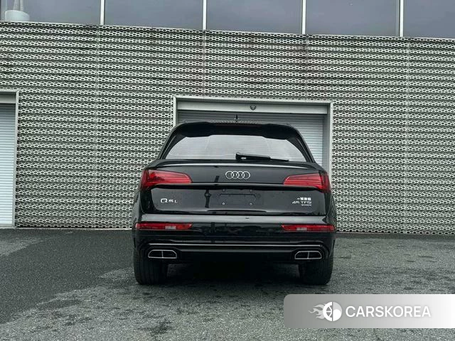 Audi Q5L id 4333729 из Китая 7