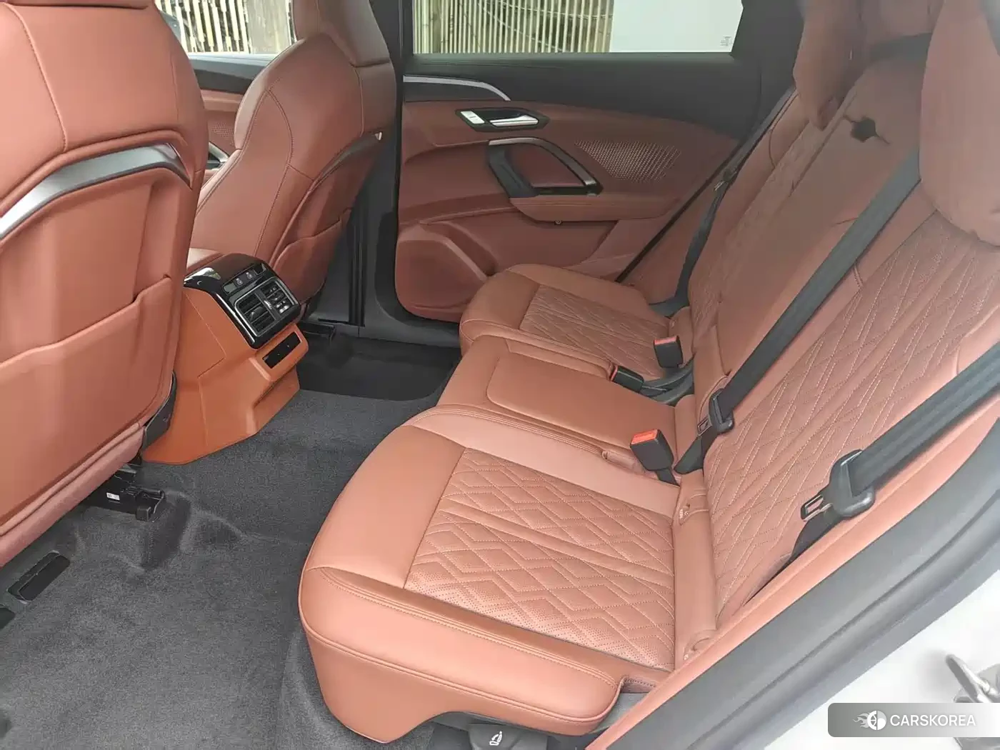 Audi Q5L id 4546232 из Китая 7