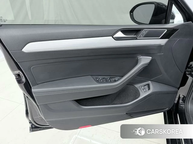 Volkswagen Magotan PHEV id 4300318 из Китая 7