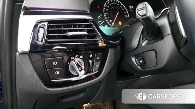 BMW 5 Series (G30) id 3677210 из Кореи 7