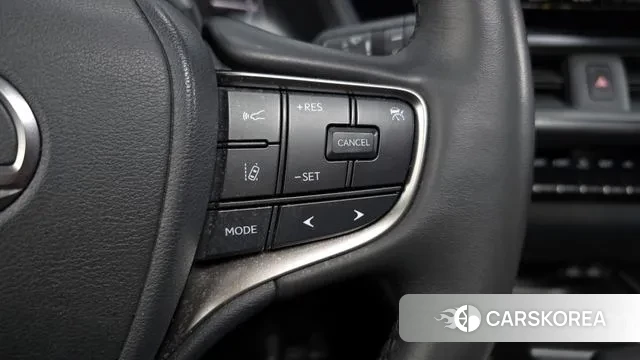 Lexus UX250h id 3645051 из Кореи 7