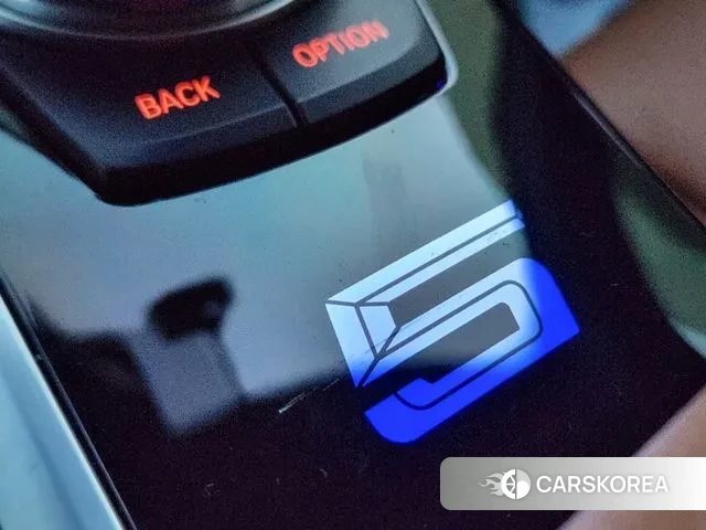 BMW 5 Series (G30) id 3691106 из Кореи 7