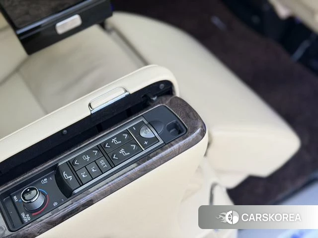 Toyota Elfa id 4328529 из Китая 7