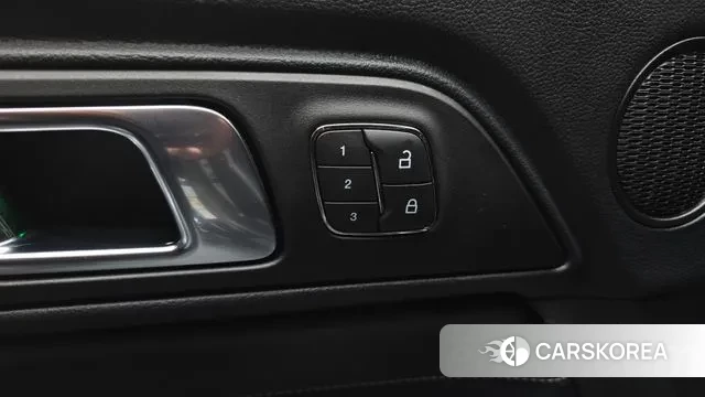 Ford Mustang id 3748043 из Кореи 7