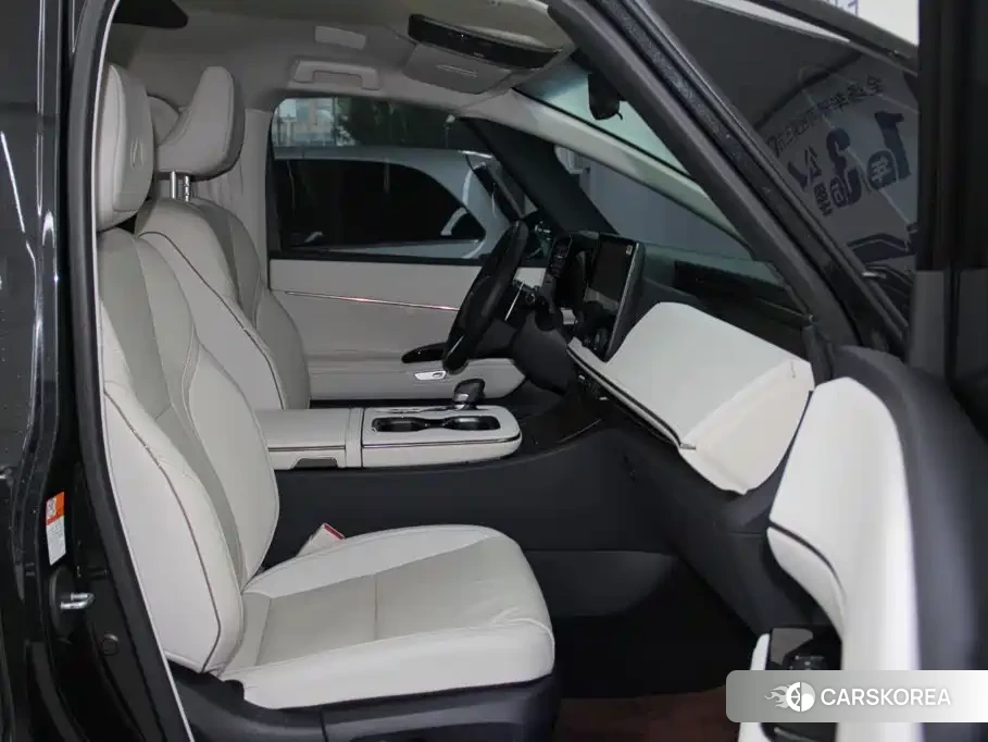 Lexus LM id 4654456 из Китая 7