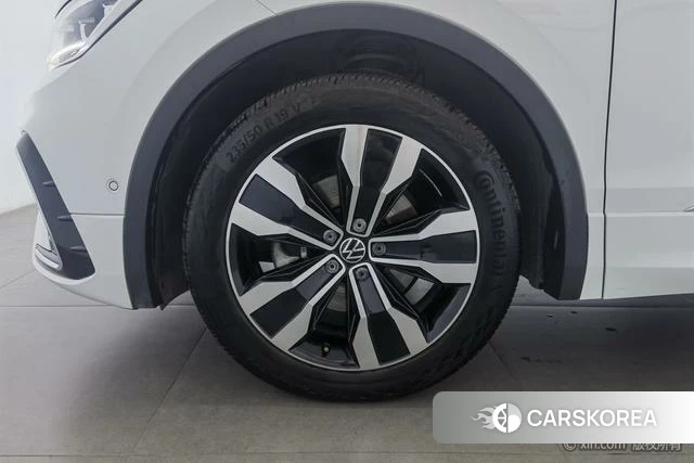 Volkswagen Tiguan L id 4297982 из Китая 7