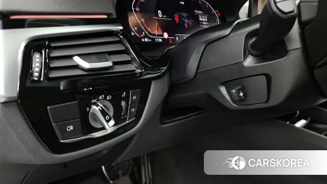 BMW 5 Series (G30) id 3416197 из Кореи 7