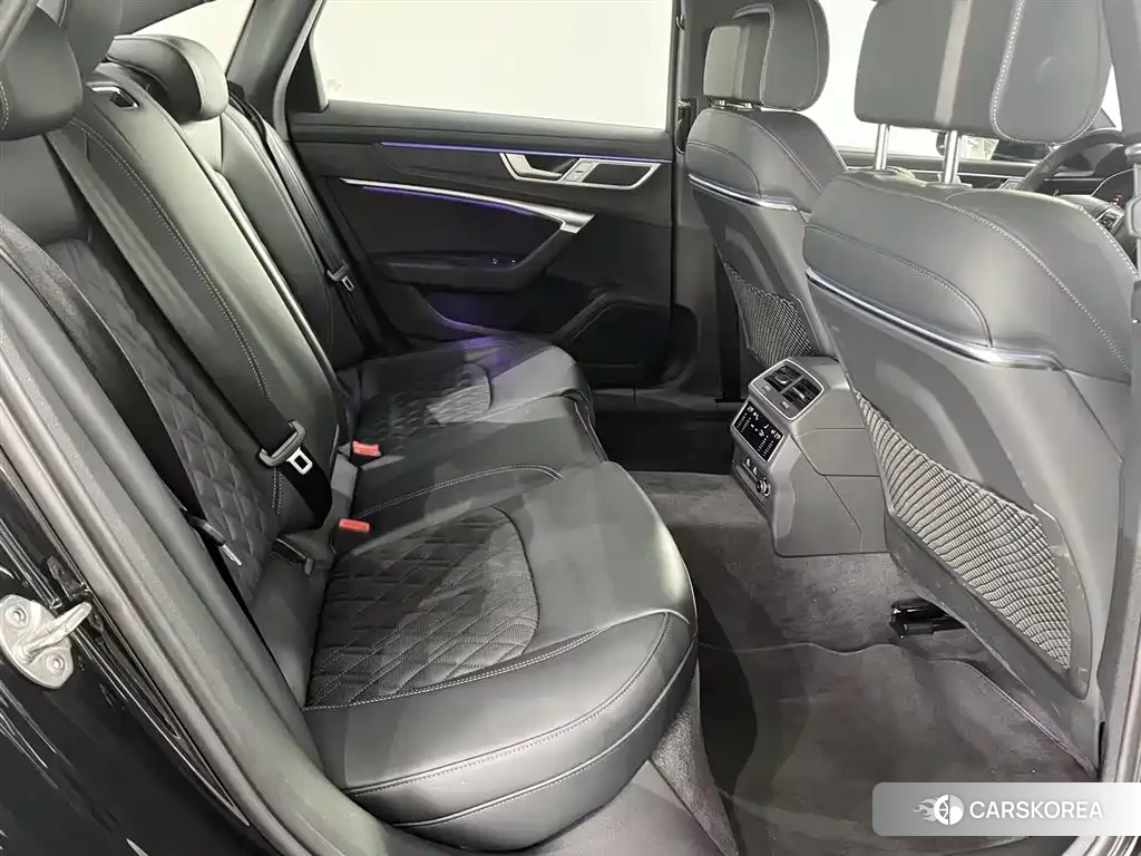 Audi A6L id 4515335 из Китая 7