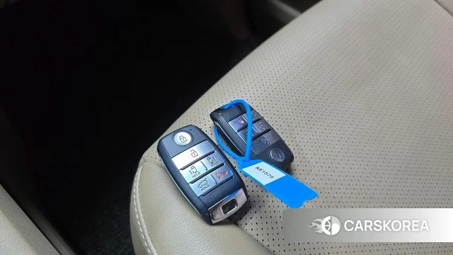 Kia The New Carnival id 4684141 из Кореи 7