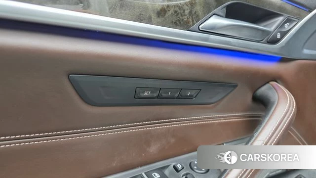 BMW 5 Series (G30) id 3820813 из Кореи 7