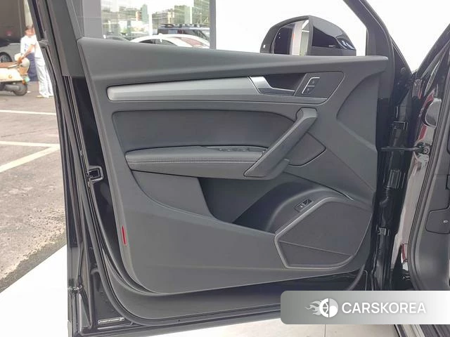 Audi Q5L id 4366014 из Китая 7