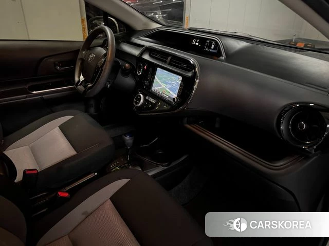 Toyota Prius C id 4363127 из Кореи 7
