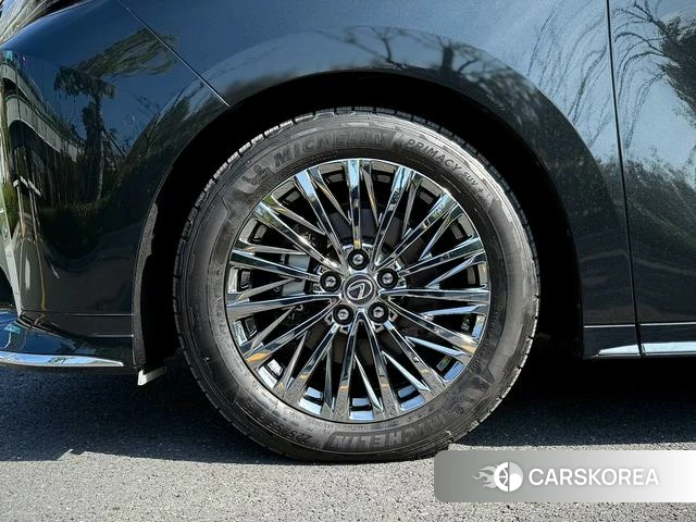 Lexus LM id 4301194 из Китая 7