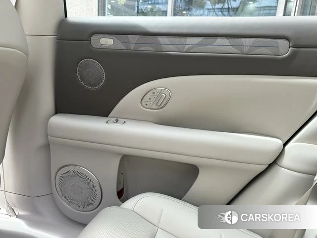 Zhiji Automobile Zhiji LS6 id 4239484 из Китая 7