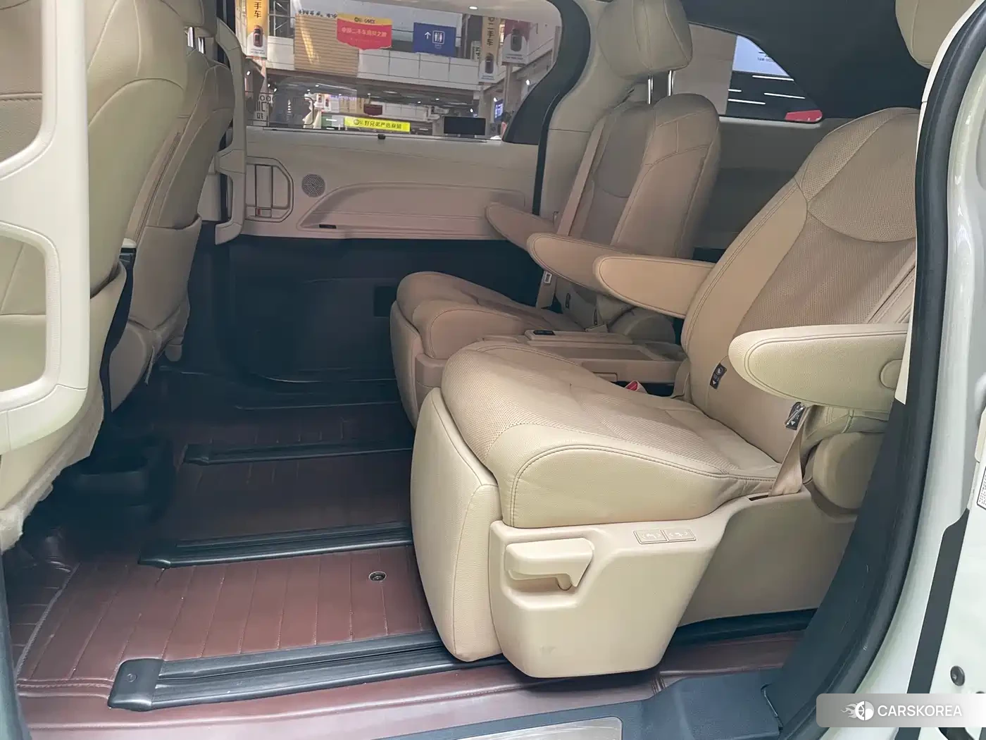 Toyota Sienna id 4589367 из Китая 8