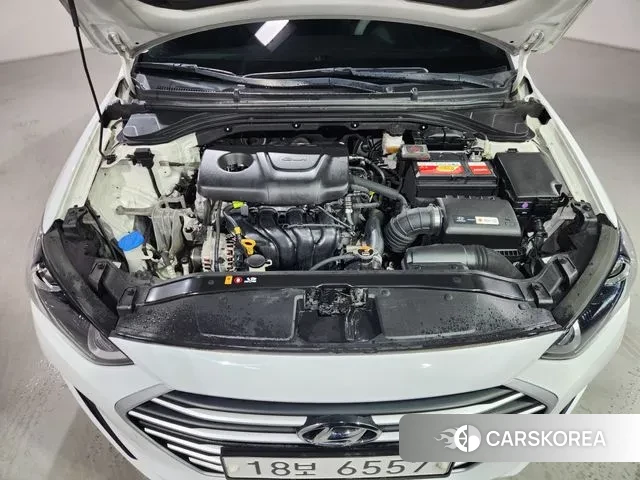 Hyundai Avante AD id 3425539 из Кореи 7