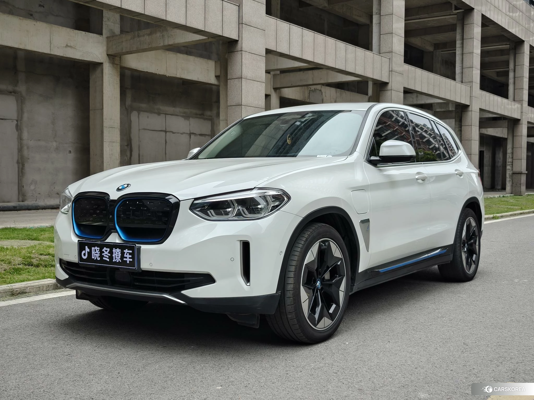 BMW iX3 id 4514720 из Китая 7